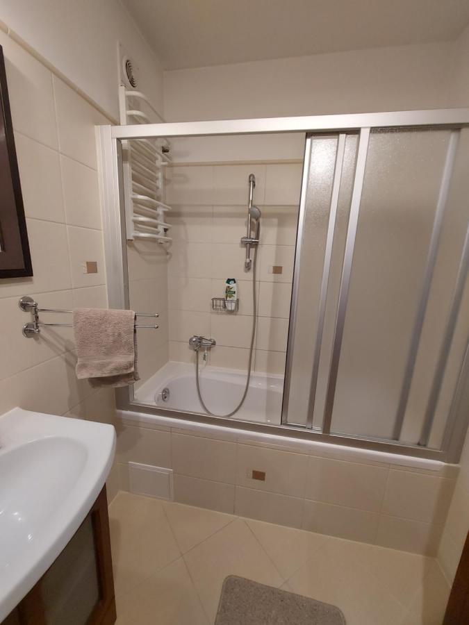 Wygodny Przestronny Apartament Janowskie Blonia Rumia Exterior photo